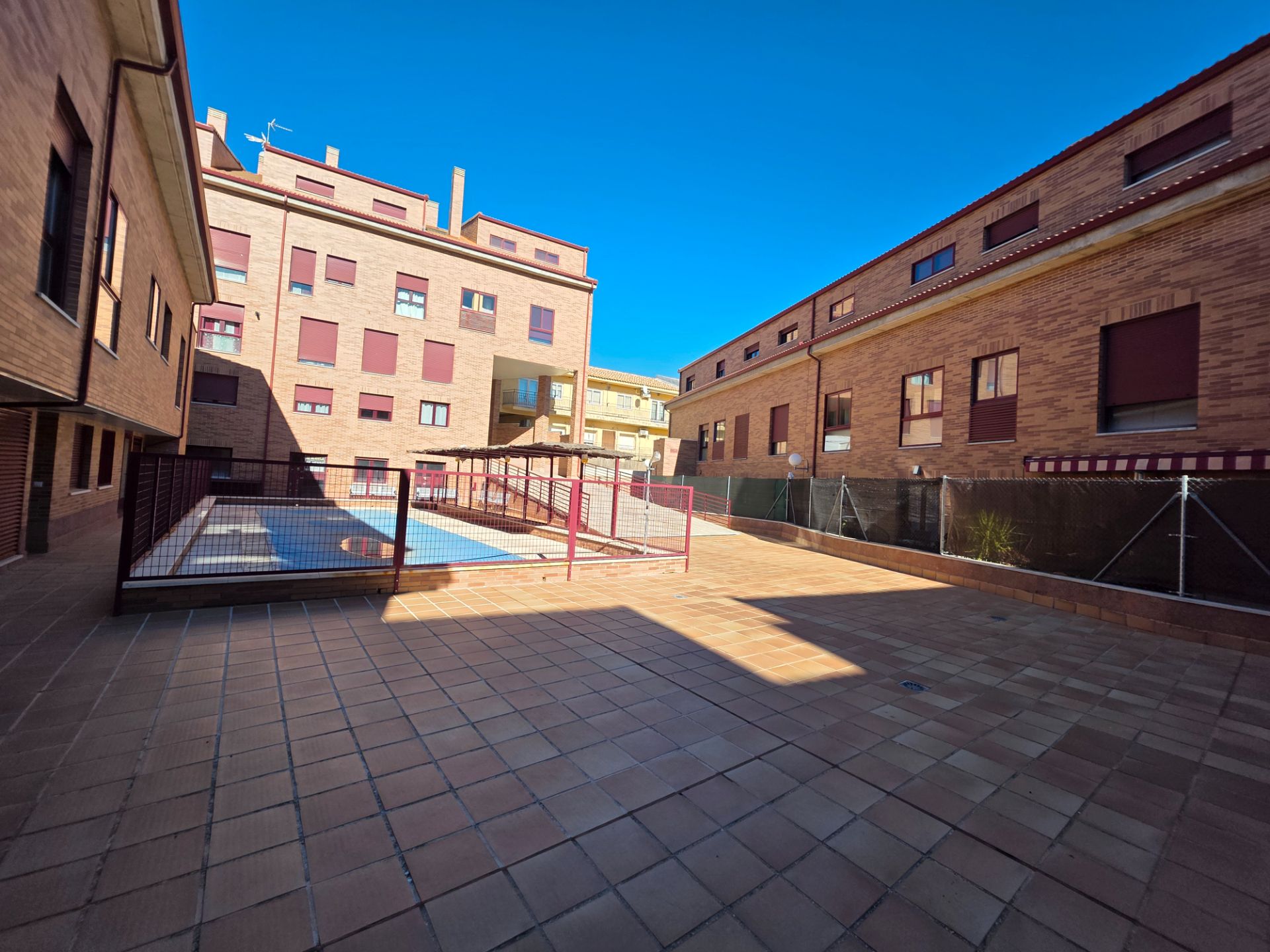 Vista exterior de Pis en venda en Casarrubios del Monte amb Aire condicionat, Calefacció i Terrassa