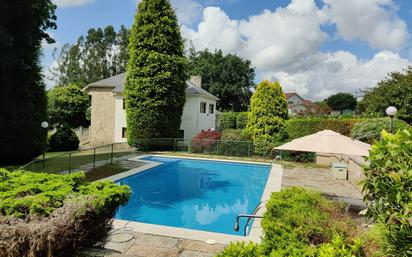 Piscina de Casa o xalet en venda en Bergondo amb Piscina