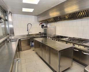 Cuina de Local de lloguer en Igualada amb Aire condicionat i Moblat