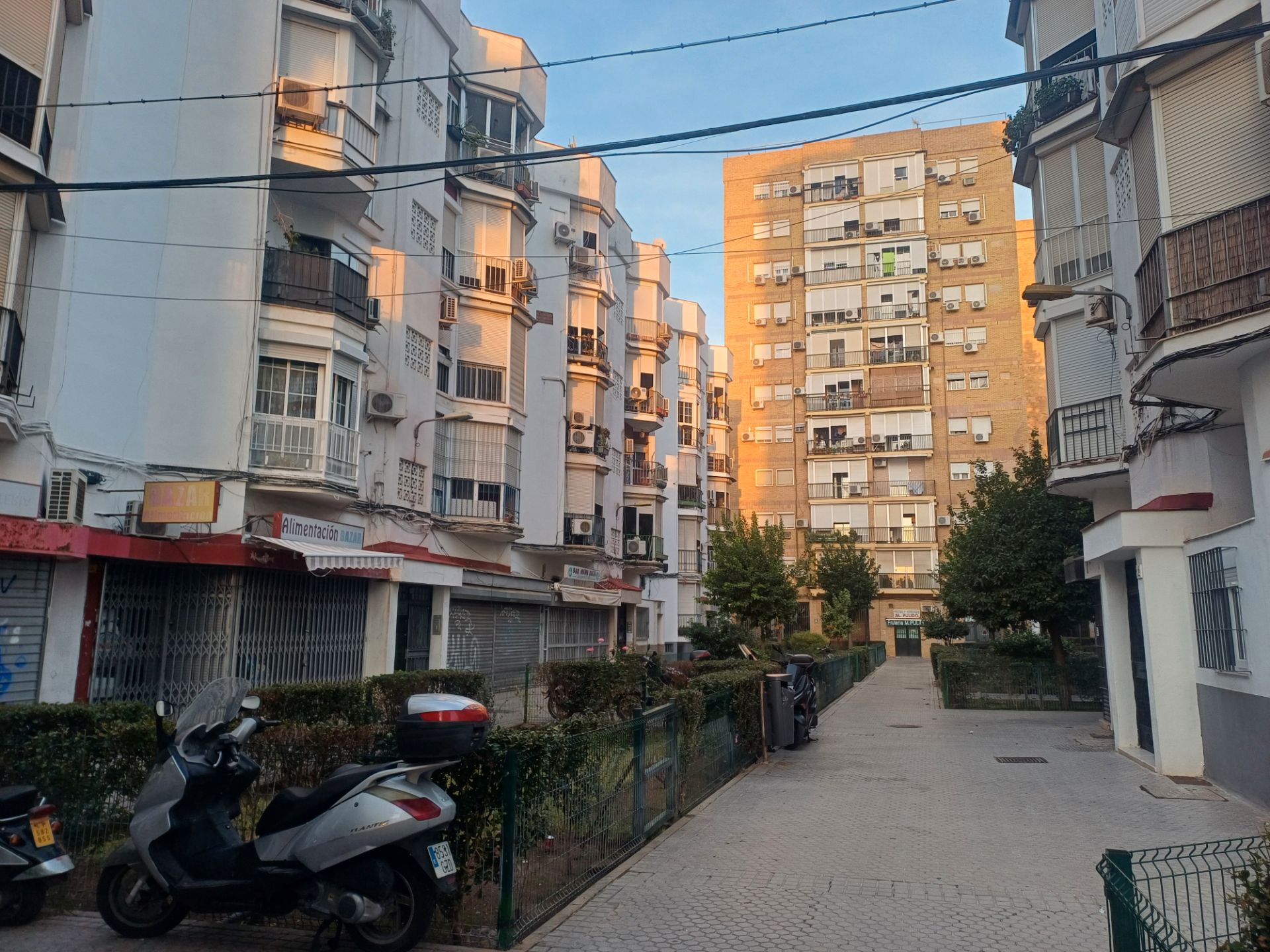 Exterior view of Flat for sale in  Sevilla Capital  with Air Conditioner