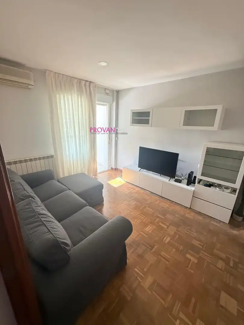 Sala d'estar de Pis en venda en Torrejón de Ardoz amb Aire condicionat, Calefacció i Parquet