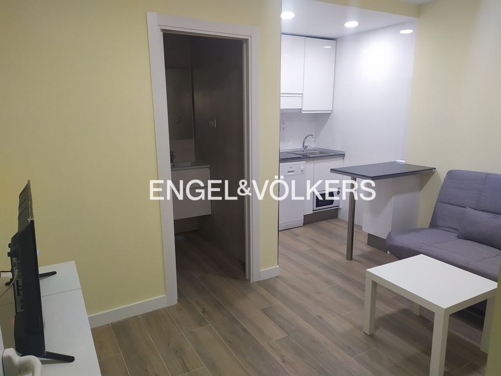 Apartment for sale in  Madrid Capital  with Air Conditioner, Heating and Furnished