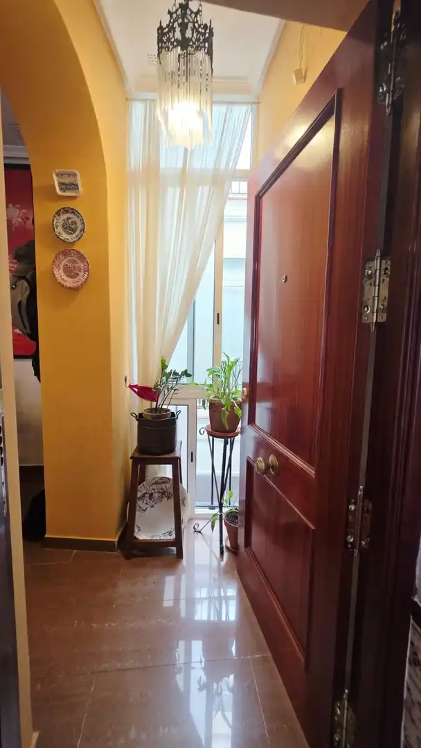Piso en venta en Cádiz con Balcón