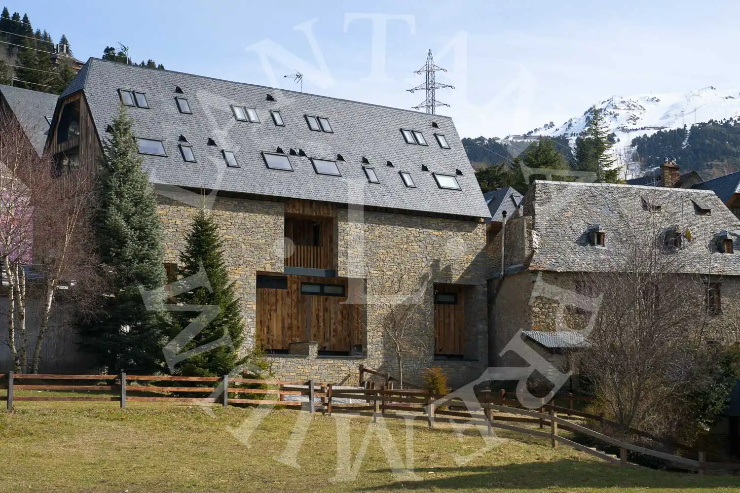 Vista exterior de Casa adosada en venda en Naut Aran amb Aire condicionat, Calefacció i Parquet
