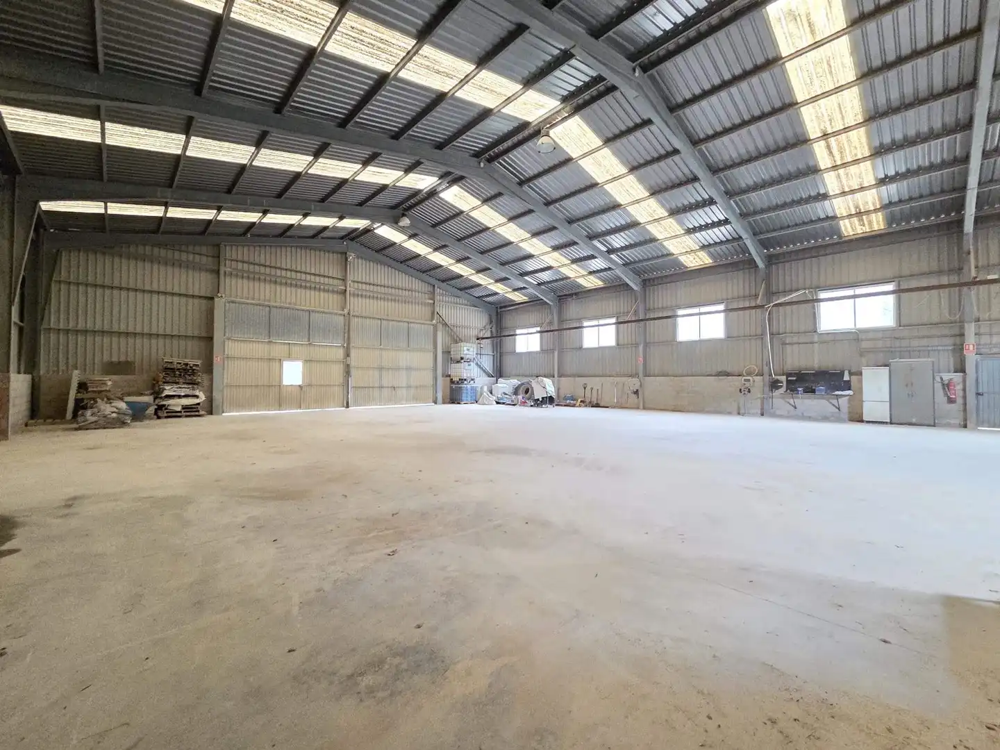 Vista exterior de Nave industrial en venta en Salem