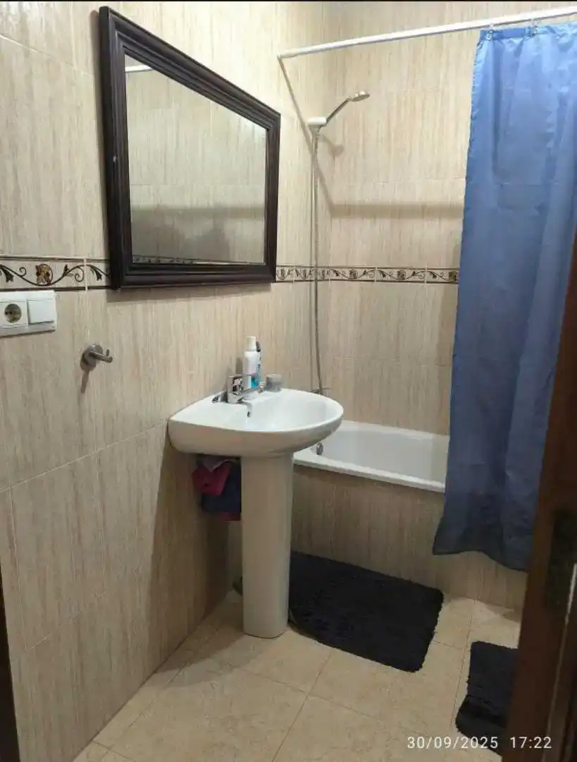 Bany de Casa adosada per a compartir en Mollina amb Moblat, Forn i Rentadora