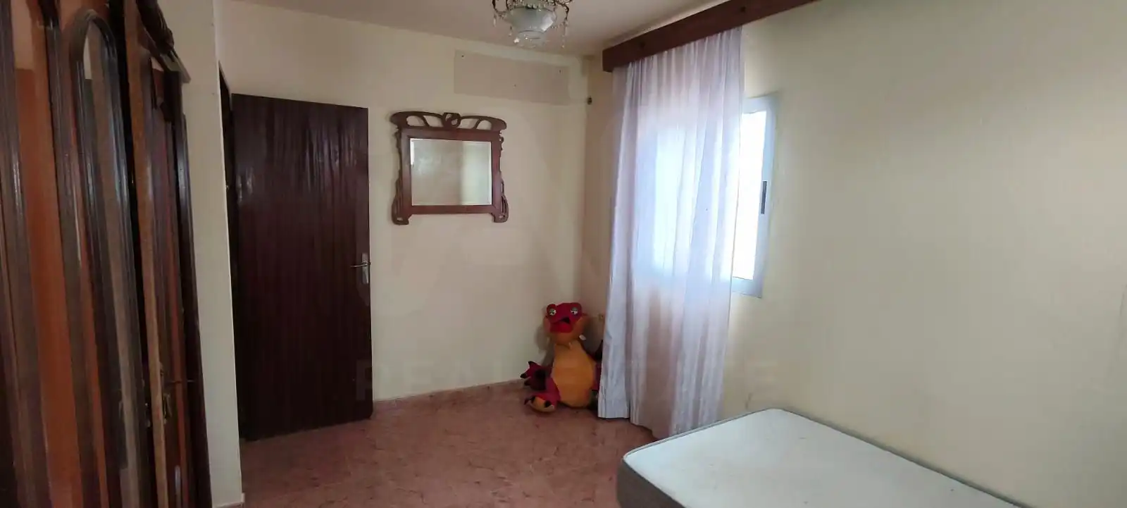 Dormitori de Finca rústica en venda en Lora del Río amb Aire condicionat i Calefacció