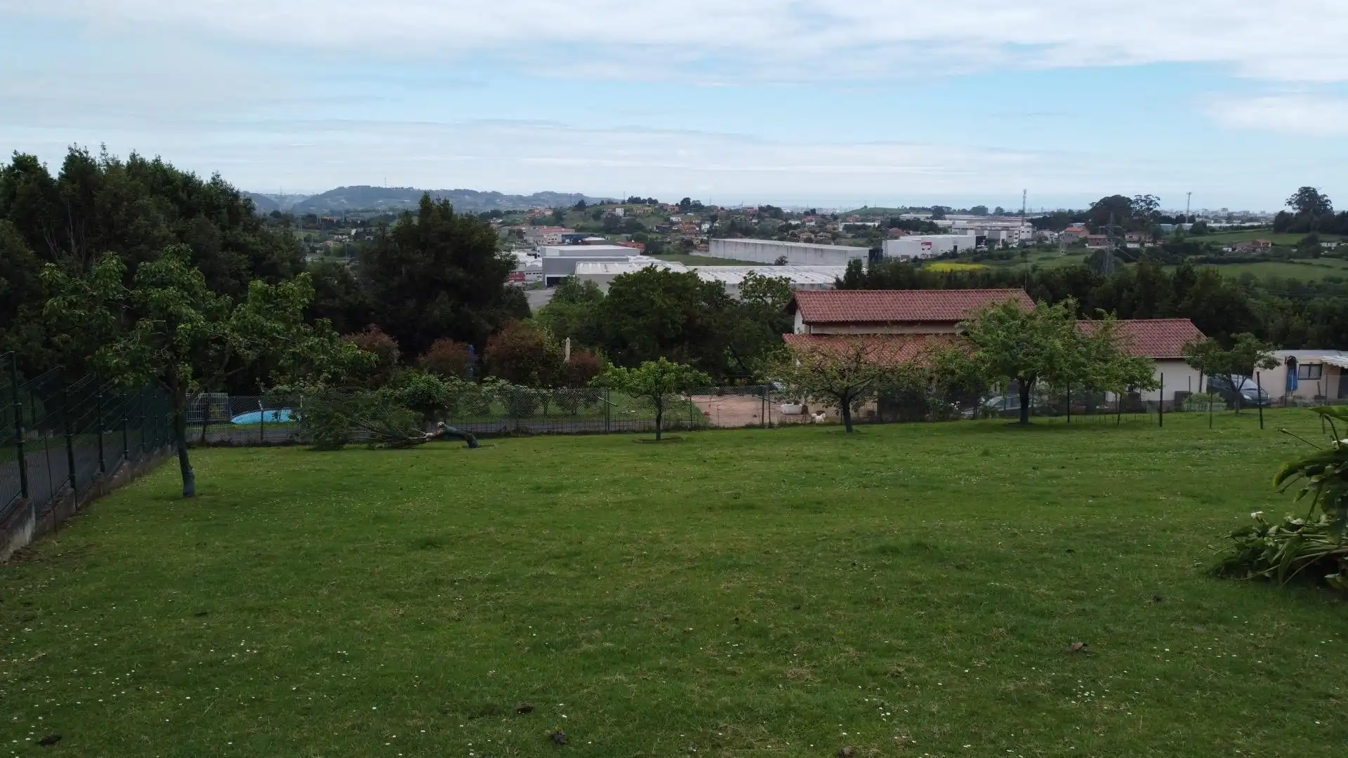 Casa o xalet en venda en Gijón  amb Calefacció, Jardí privat i Traster