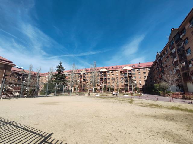 Piso en Alquiler en Plaza de Flandes en Villafontana - Estoril I