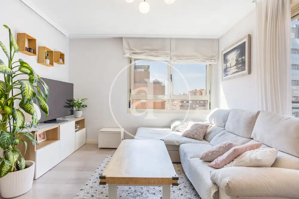 Living room of Flat for sale in Valencia  with Air Conditioner, Heating and Private garden