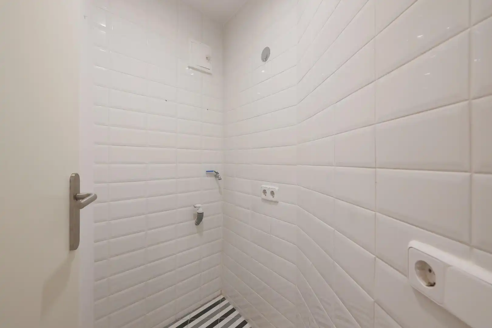 Bathroom of Ground floor for sale in Barcelona  with Air Conditioner, Heating and Parquet flooring