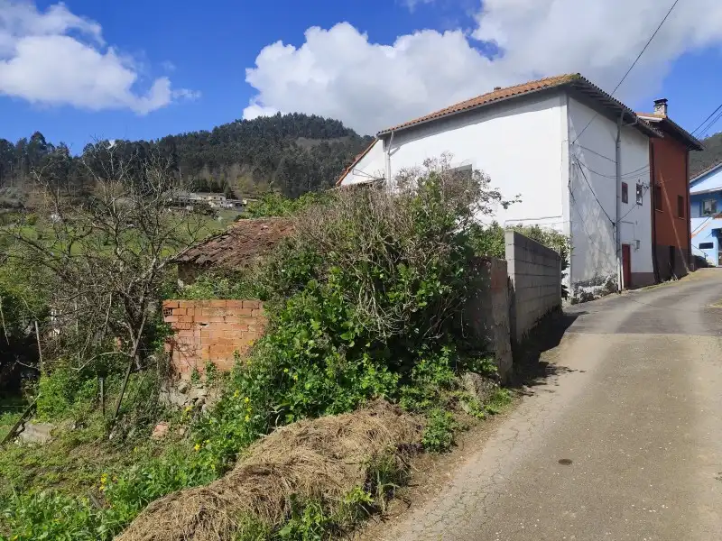 Casa adosada en venda en Pravia