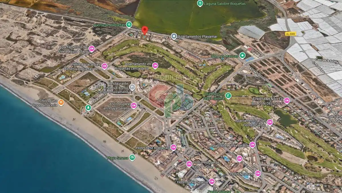 Vista exterior de Piso en venta en Roquetas de Mar con Terraza y Piscina comunitaria