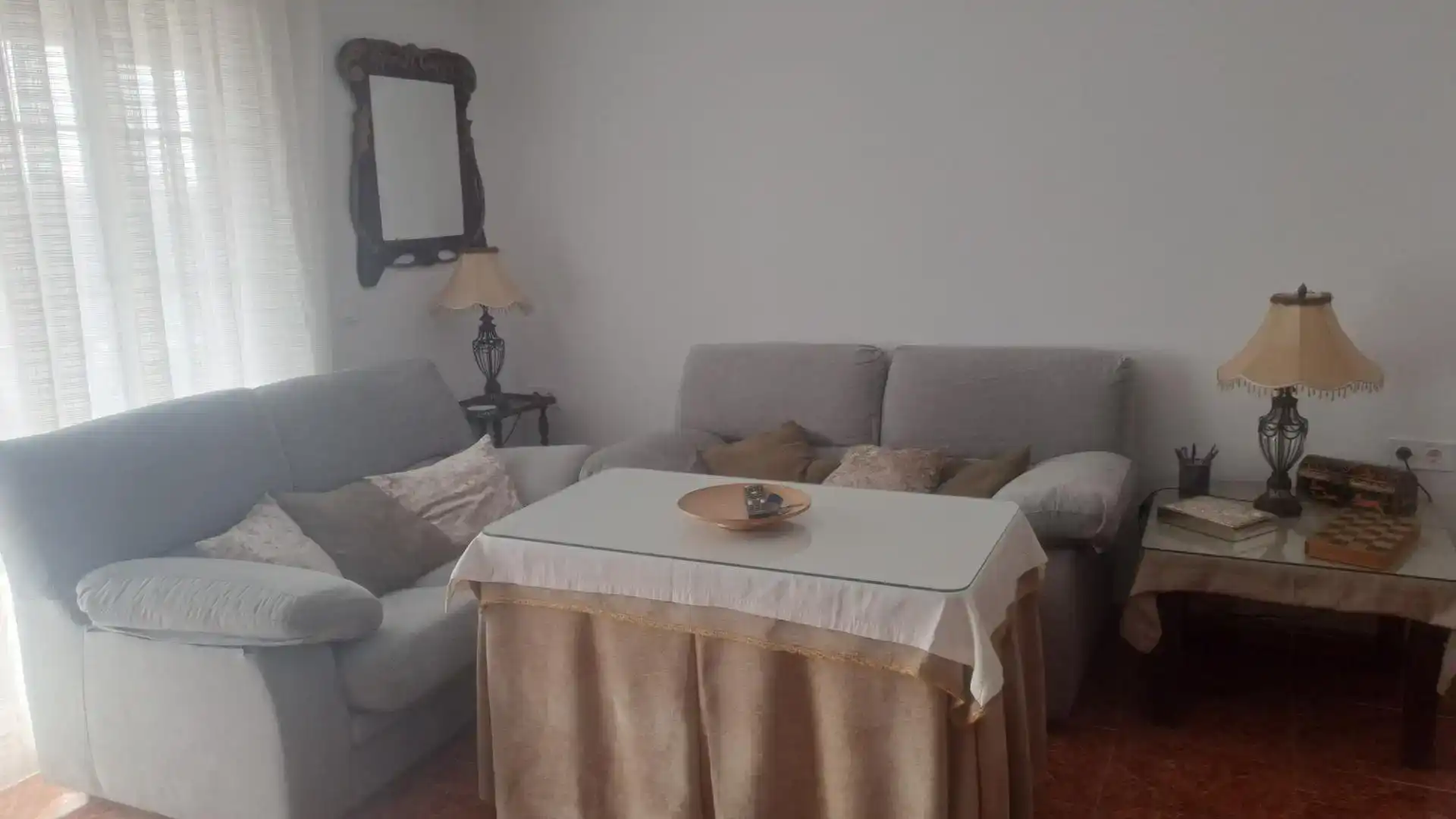 Wohnzimmer von Wohnung zur Miete in Sevilla mit Klimaanlage, Privatgarten und Möbliert
