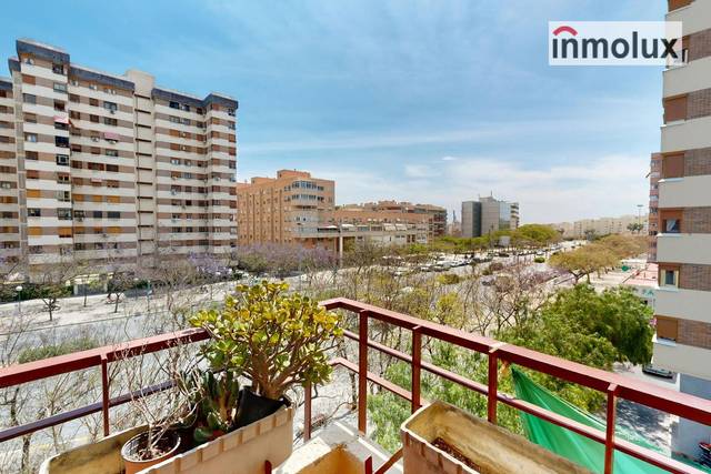 Piso en Venta en Avenida Alcalde Lorenzo Carbonell en Babel