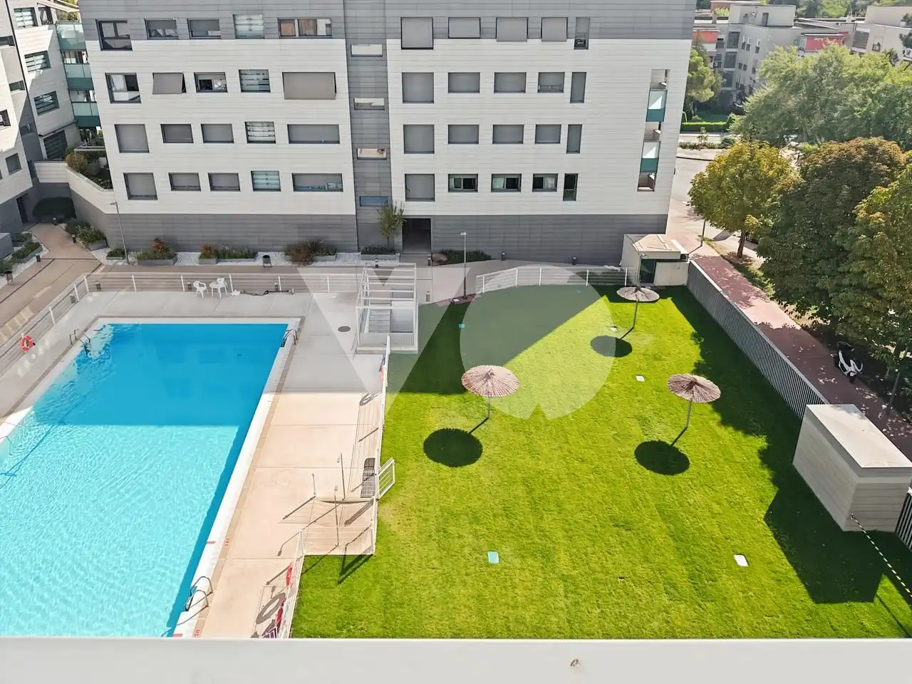 Piscina de Dúplex en venta en Madrid con Aire acondicionado, Calefacción y Terraza