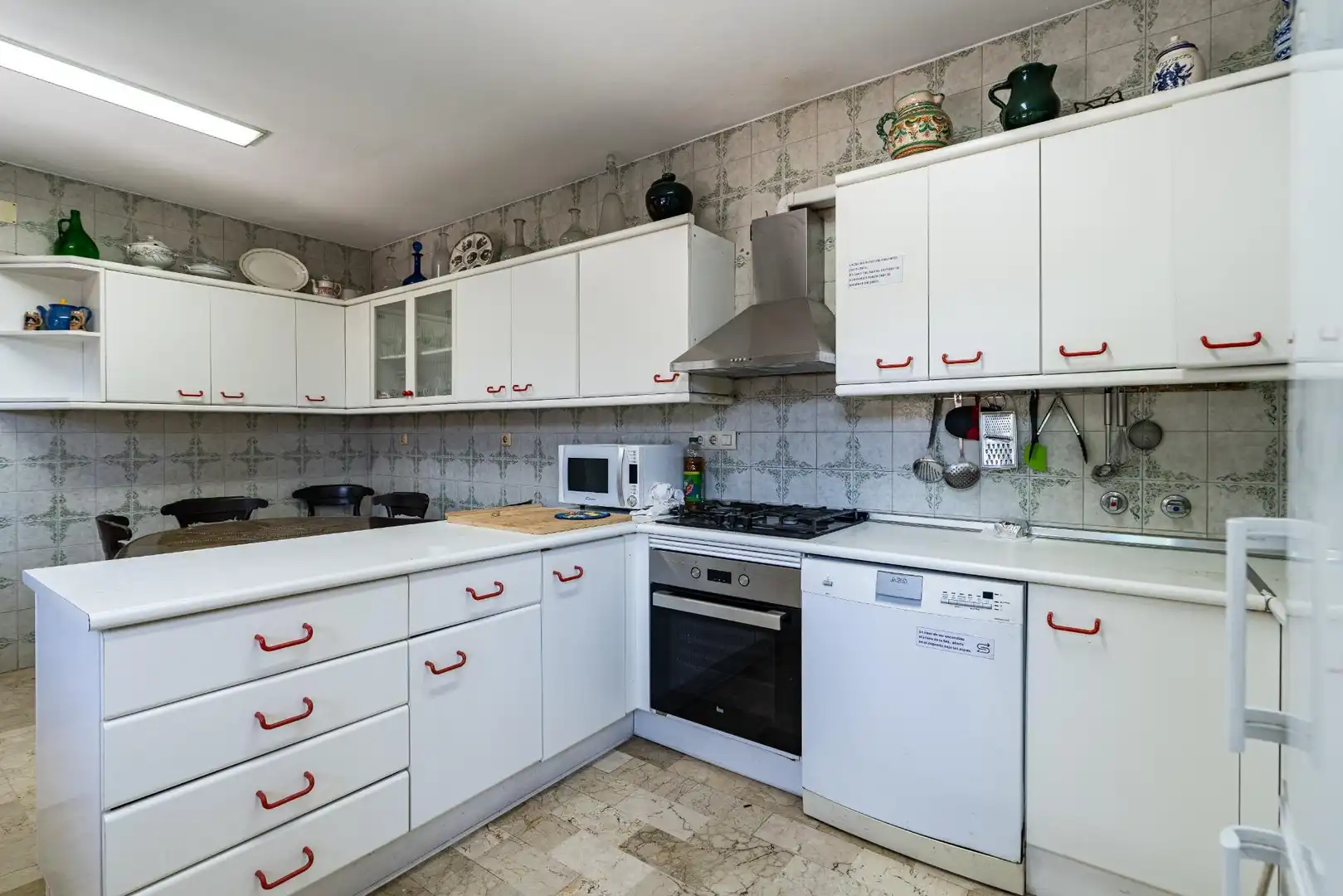 Cuina de Casa o xalet en venda en Valencina de la Concepción amb Aire condicionat, Jardí privat i Piscina