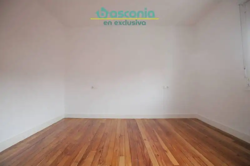 Dormitori de Pis en venda en Centro - Ariz - Uribarri