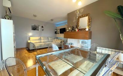 Living room of Flat for sale in Terrassa  with Air Conditioner, Heating and Parquet flooring