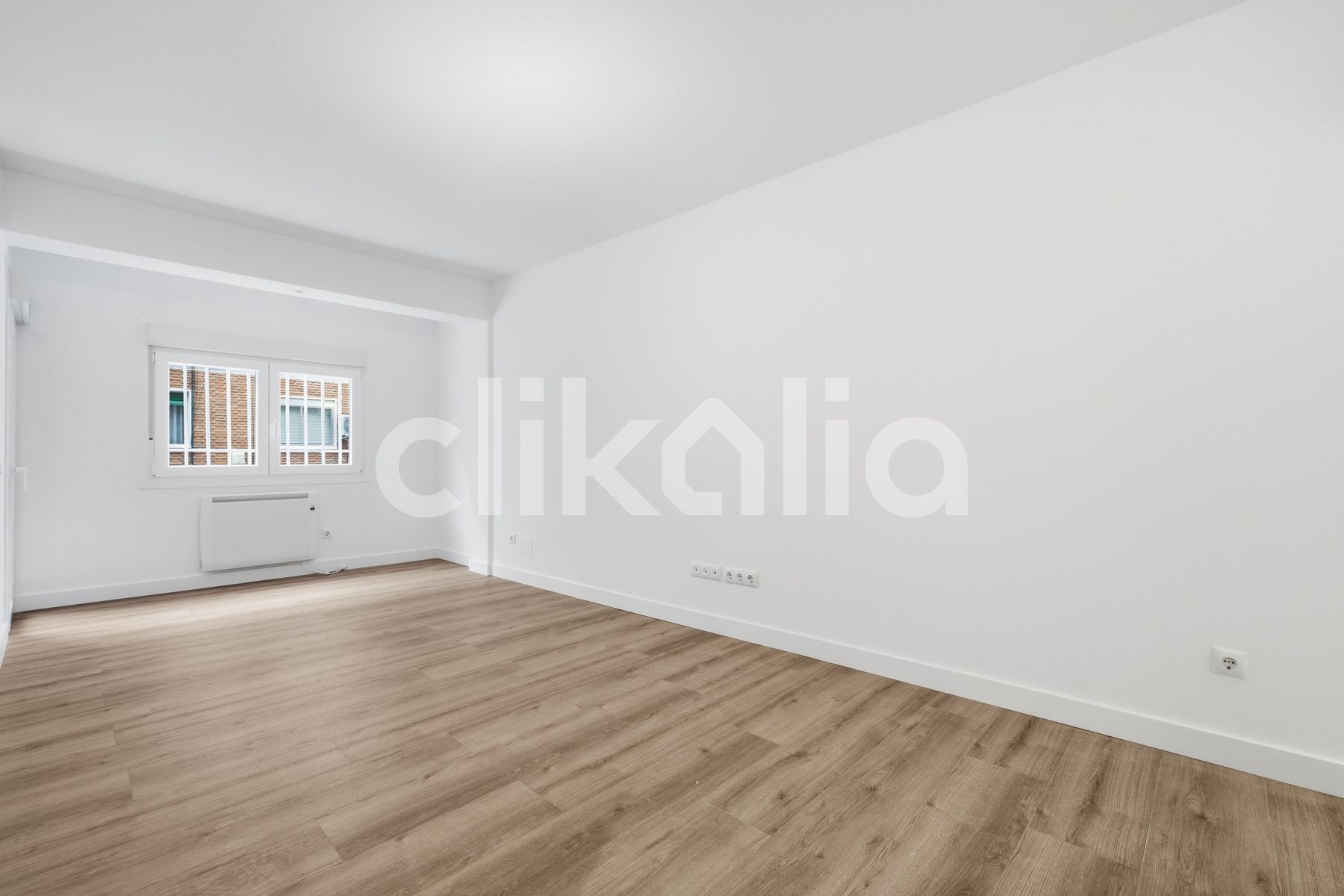 Dormitori de Pis de lloguer en Alcalá de Henares amb Calefacció i Terrassa