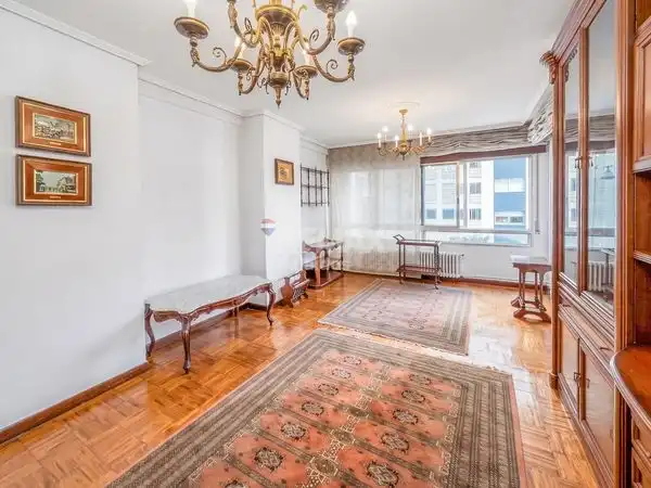 Living room of Flat for sale in Vigo   with Heating, Parquet flooring and Storage room