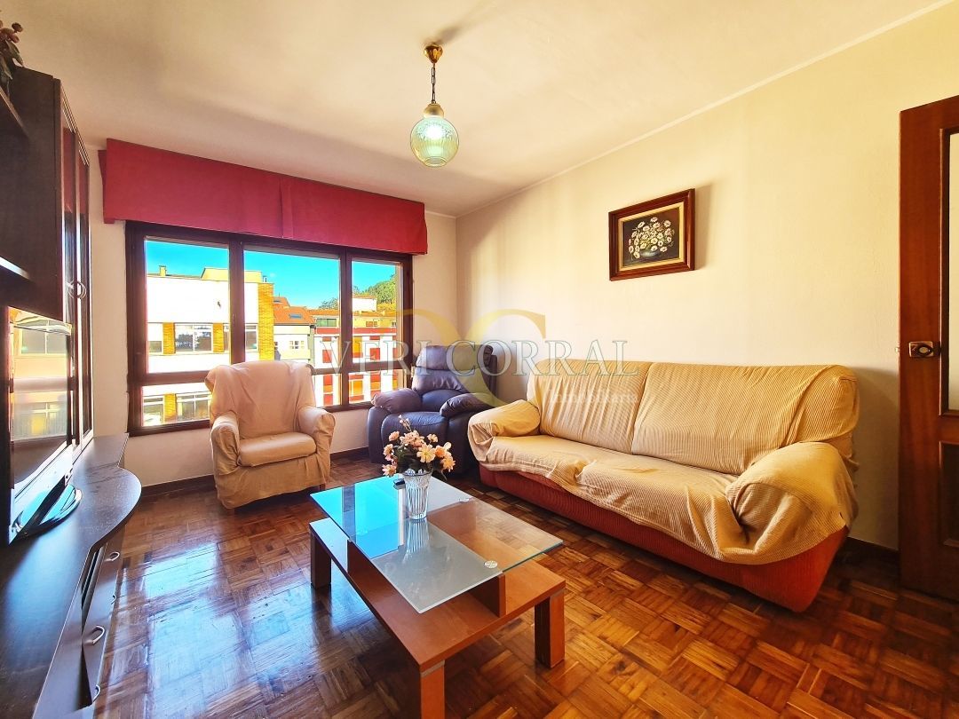 Sala d'estar de Pis en venda en Ribadesella amb Calefacció, Terrassa i Traster