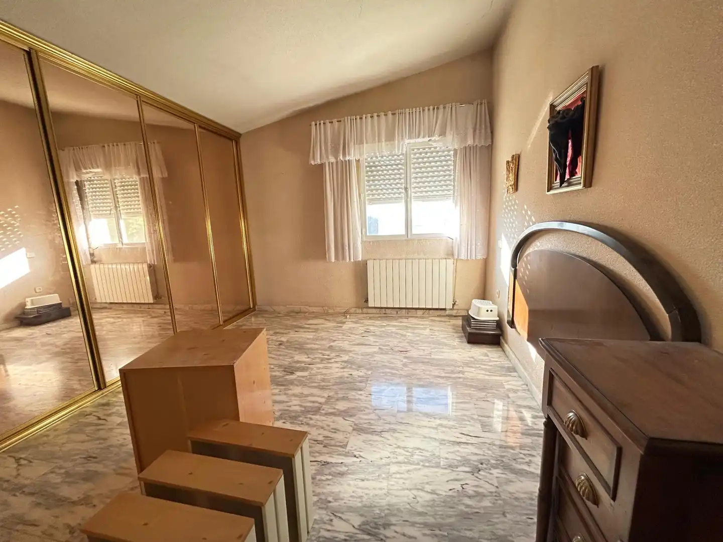 Dormitori de Casa o xalet en venda en Villalbilla amb Jardí privat i Piscina