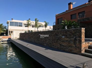 Villa avec balcon à vendre à Calle Cap Ponent