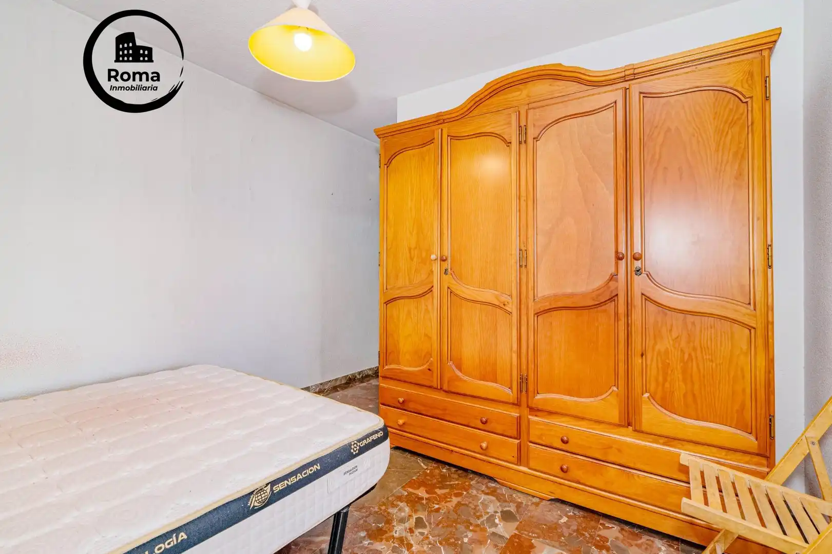 Habitación de Dúplex en venta en Granada con Aire acondicionado, Terraza y Trastero