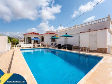 Detached house with pool for sale in Zona Carrefour - Urbanizaciones