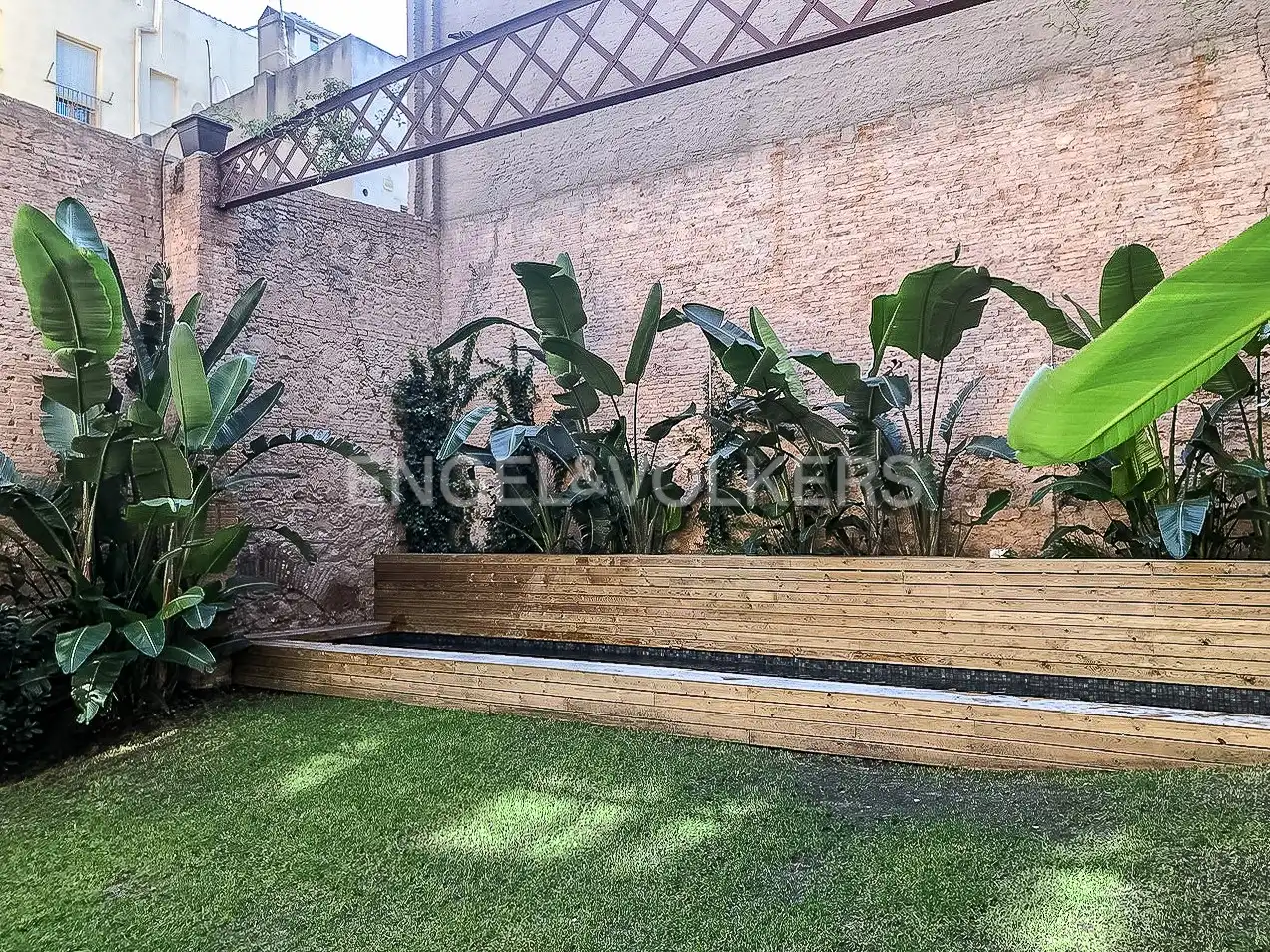 Terrasse von Wohnung zum Verkauf in Barcelona mit Klimaanlage, Heizung und Privatgarten