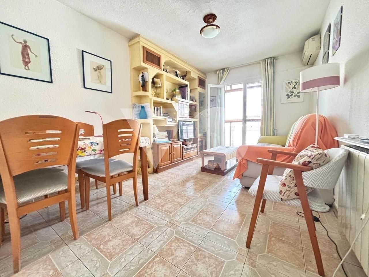 Sala de estar de Piso en venta en  Madrid Capital con Aire acondicionado y Balcón