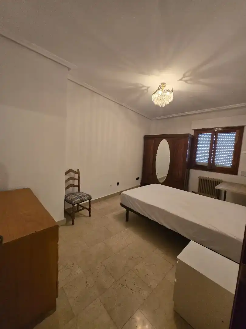 Bedroom of Flat for rent in Plasencia  with Storage room, Furnished and Oven