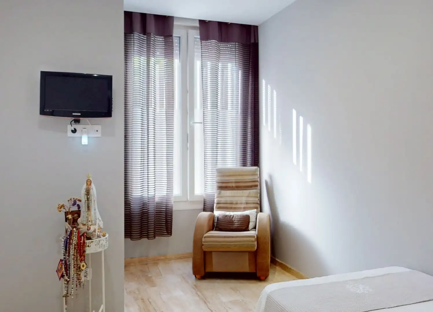 Habitación de Piso en venta en Sevilla con Aire acondicionado y Calefacción