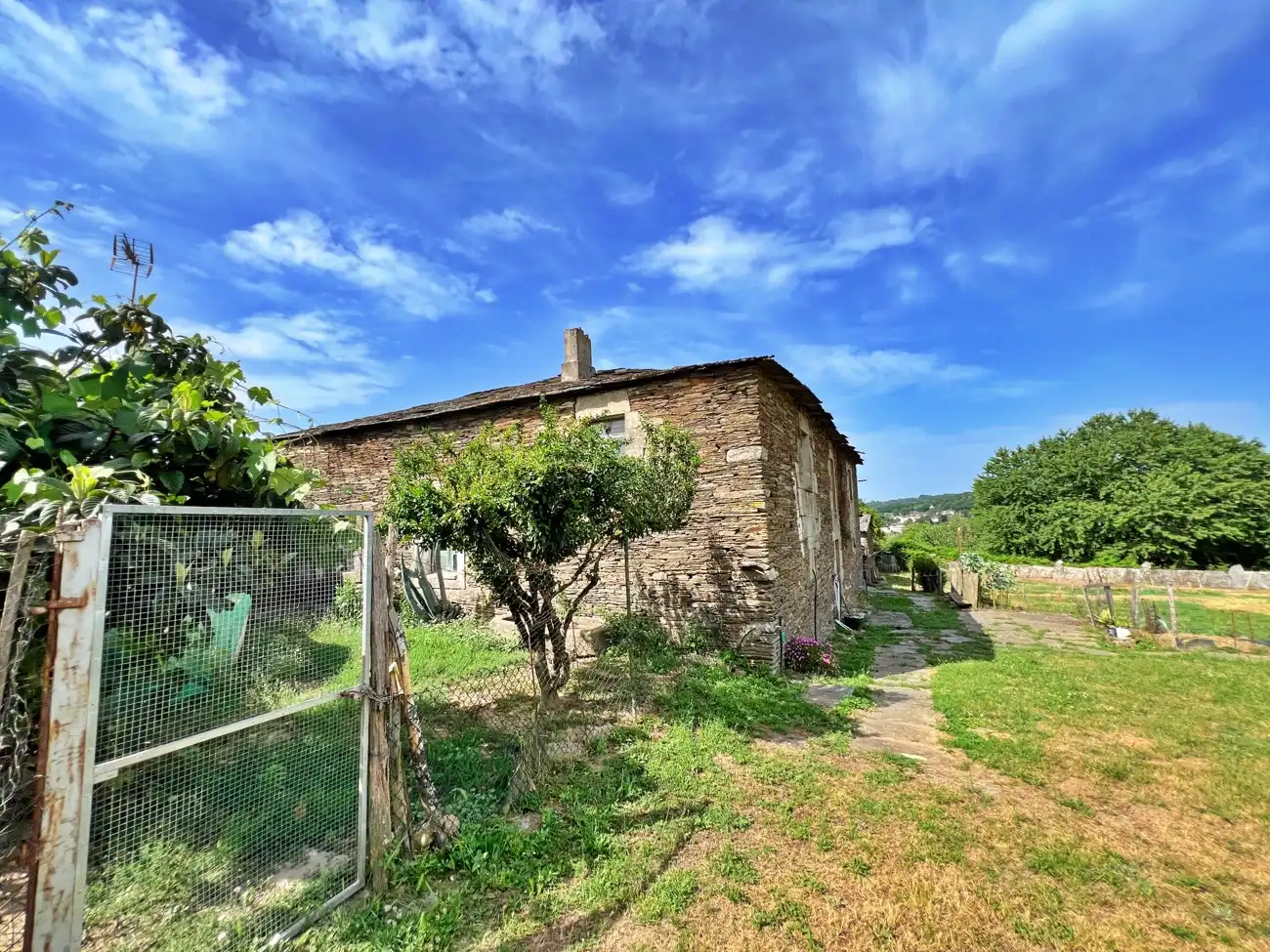 Houses for sale in Lugo  with Private garden