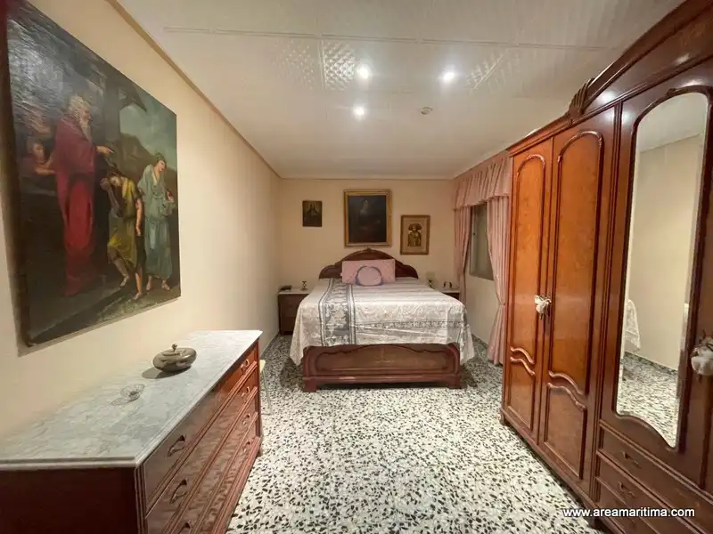 Habitación de Piso en venta en Valencia con Amueblado, Horno y Lavadora