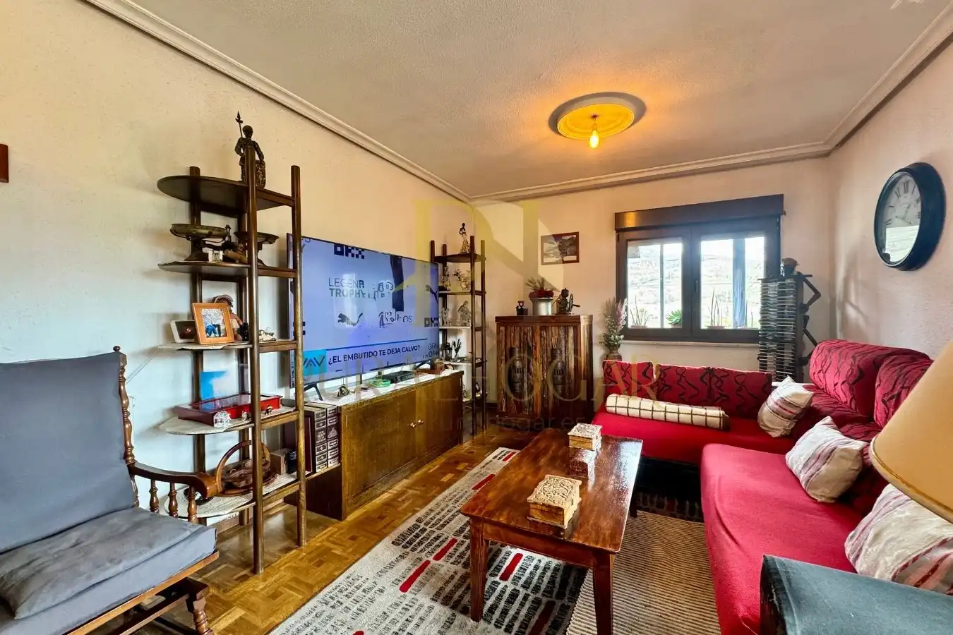 Living room of Commercial properties for sale in Villamanín  with Heating, Terrace and Furnished