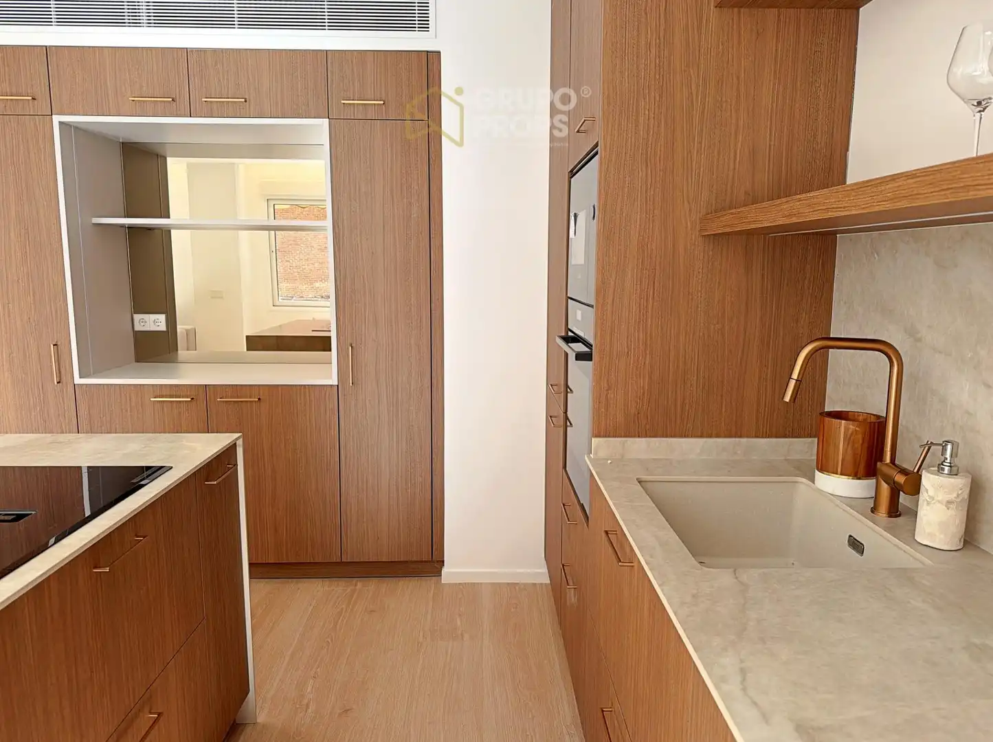 Cocina de Apartamento en venta en Madrid con Calefacción y Amueblado