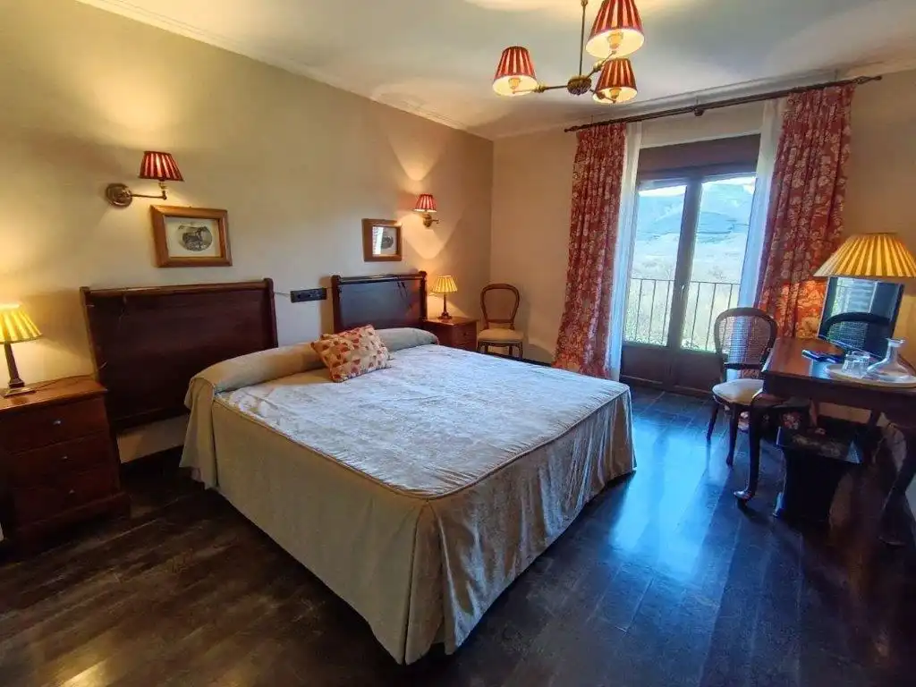 Bedroom of Buildings for sale in Navalonguilla