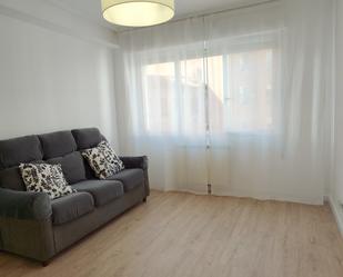 Living room of Flat to rent in Oviedo   with Heating