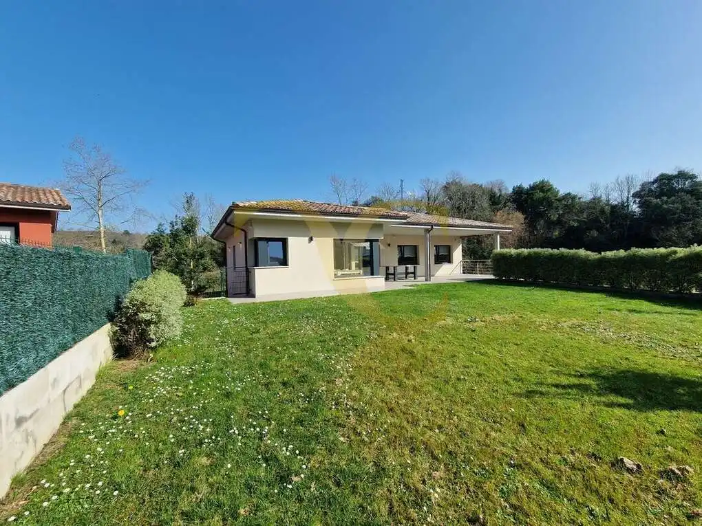Jardí de Casa o xalet en venda en Llanes amb Calefacció, Jardí privat i Terrassa