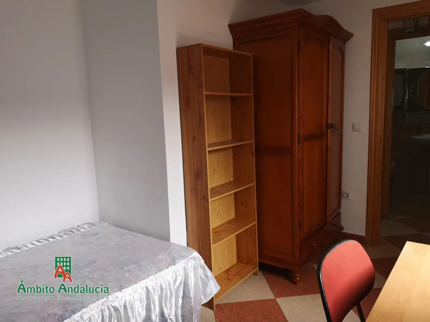Dormitori de Apartament de lloguer en Granada amb Moblat