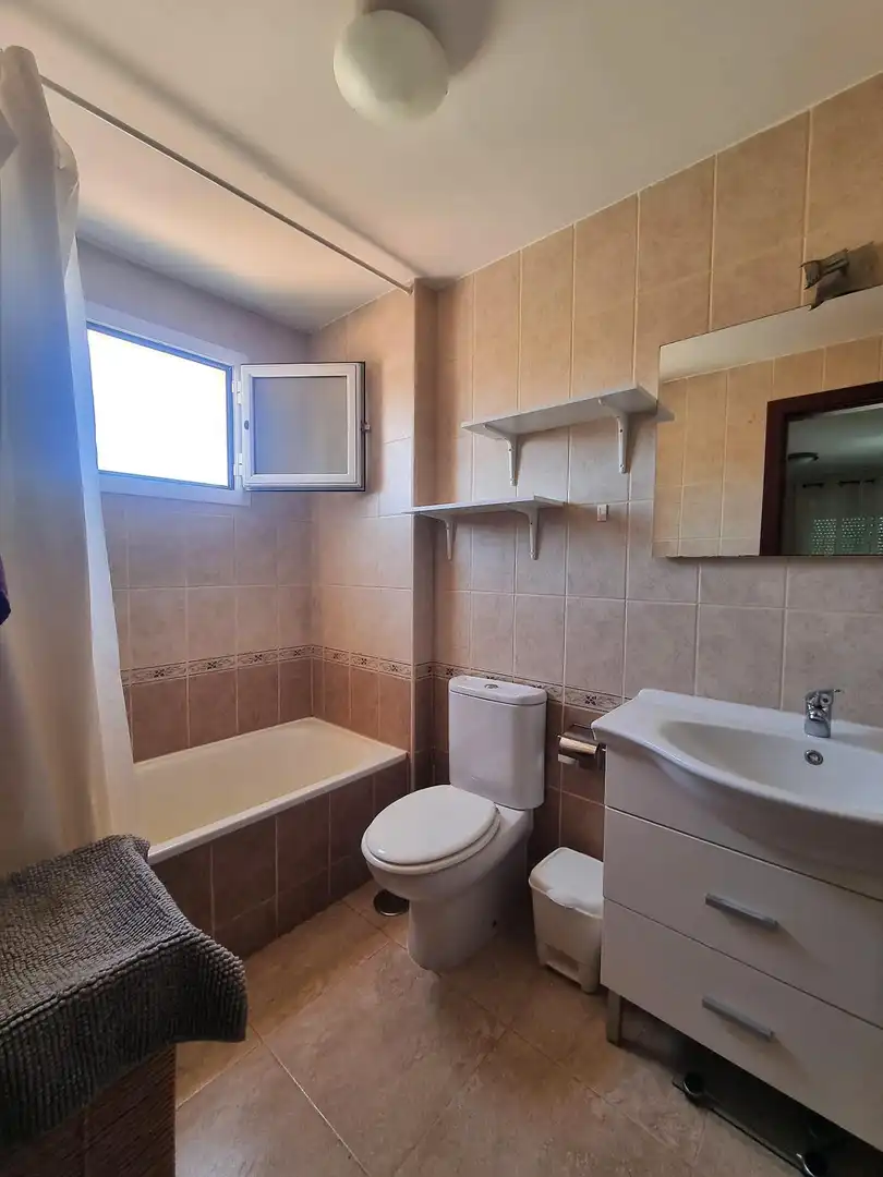 Baño de Apartamento en venta en Arona con Terraza y Amueblado
