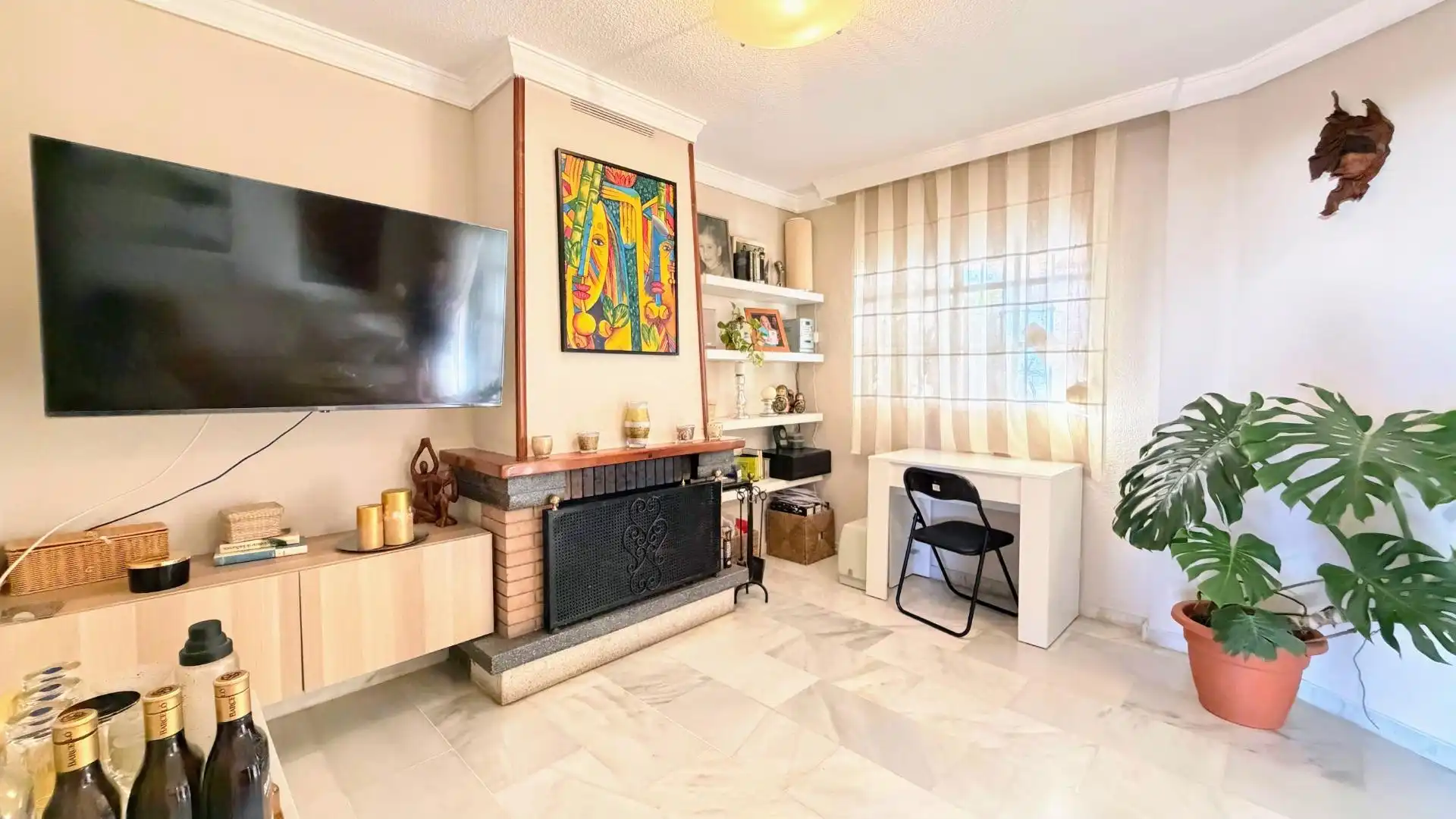 Sala de estar de Casa adosada en venta en Torremolinos con Terraza, Trastero y Piscina comunitaria