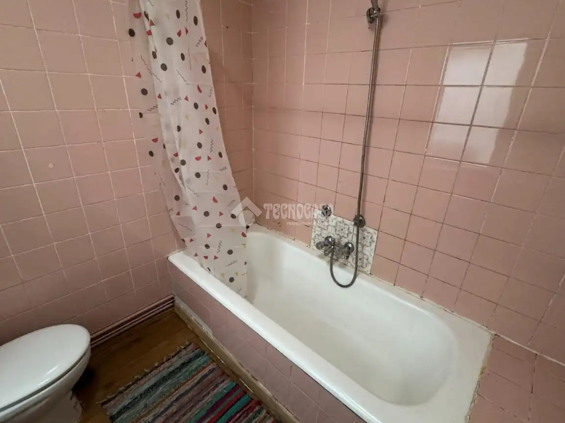 Badezimmer von Wohnung zur Miete in León Capital  mit Heizung und Parkett