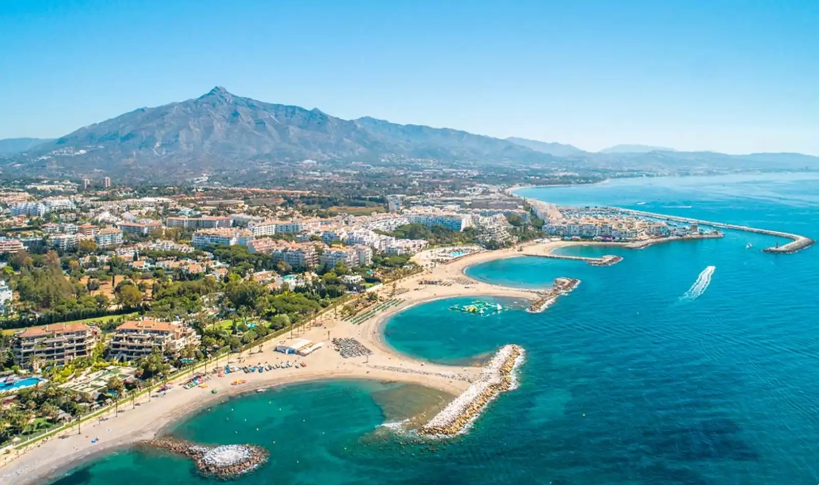 Vista exterior de Apartamento en venta en Marbella con Aire acondicionado, Amueblado y Horno