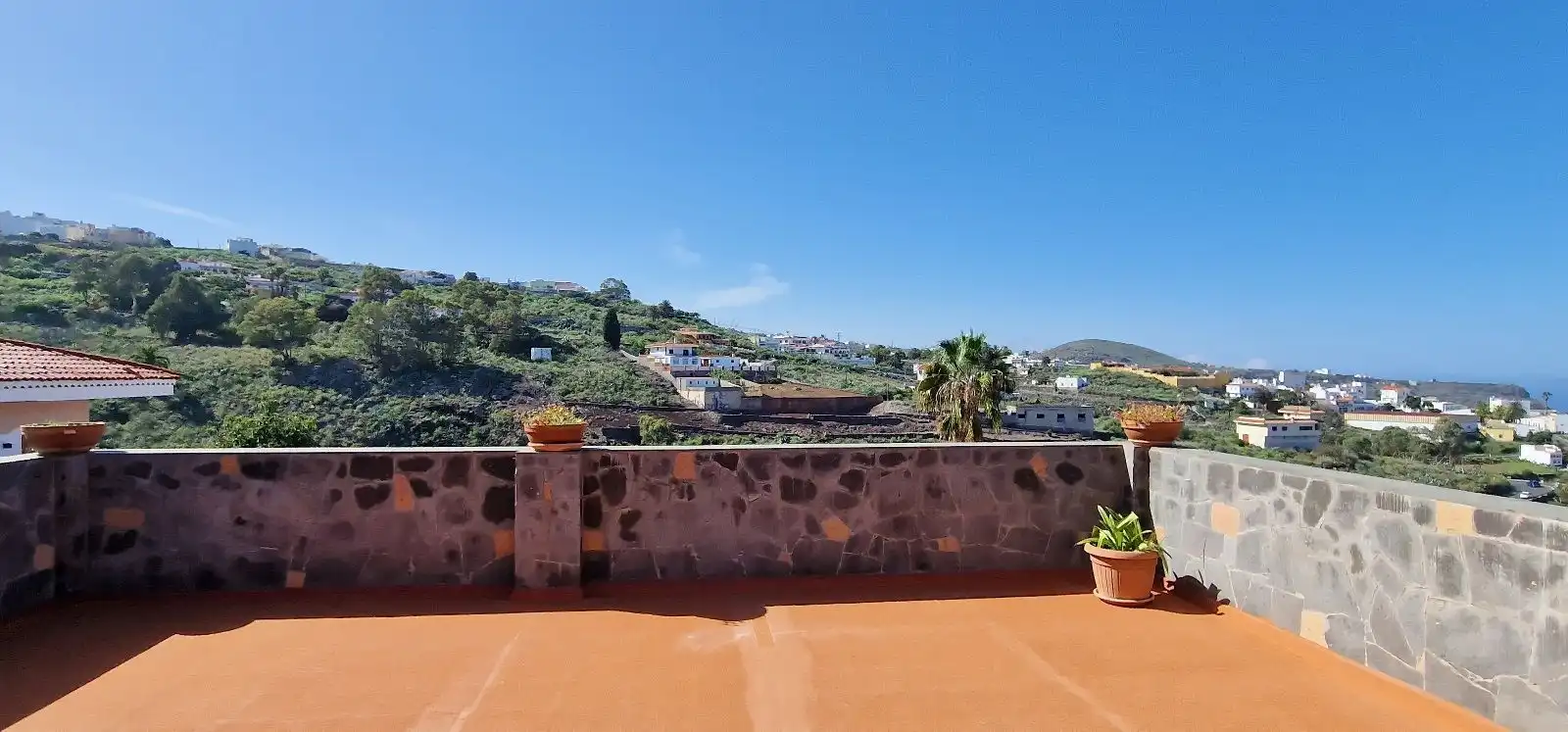 Vista exterior de Casa o chalet en venta en Firgas con Jardín privado, Piscina y Amueblado
