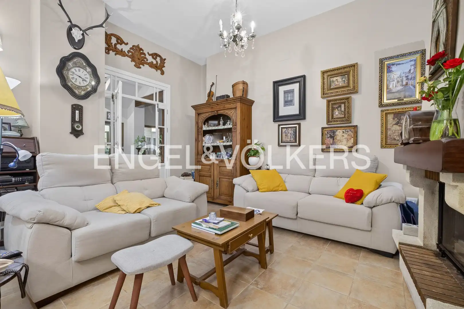 Sala de estar de Casa adosada en venta en Gerena con Aire acondicionado y Calefacción
