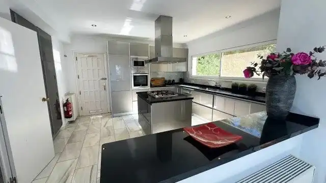 Chalet con piscina en venta en VERDEROL, imagen 5