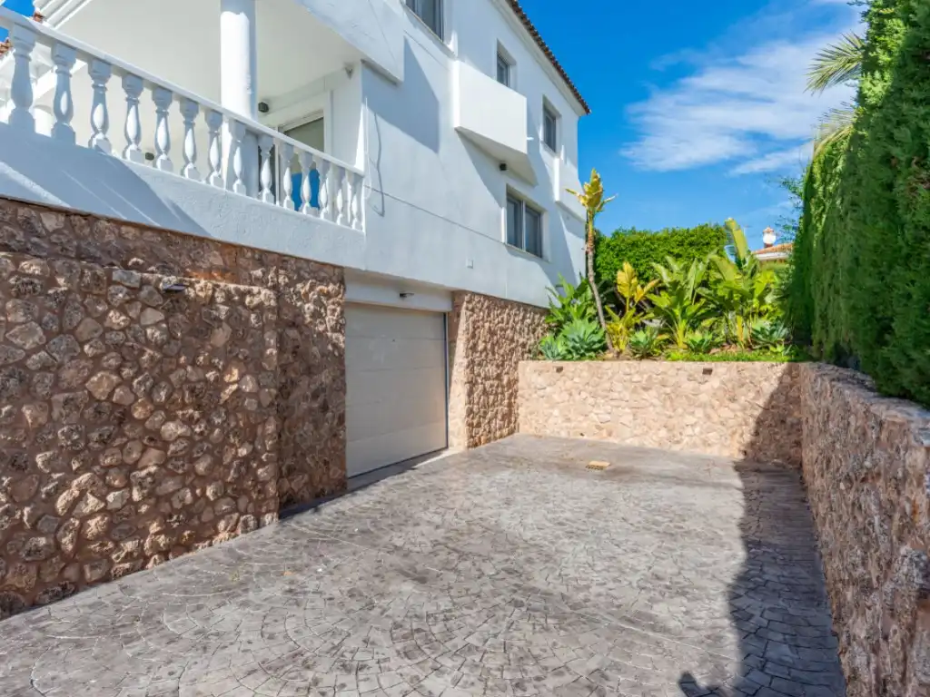 Exterior view of Houses for sale in El Campello  with Air Conditioner, Private garden and Swimming Pool
